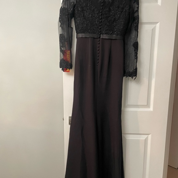 May Queen M1947 Gown - Picture 5 of 9